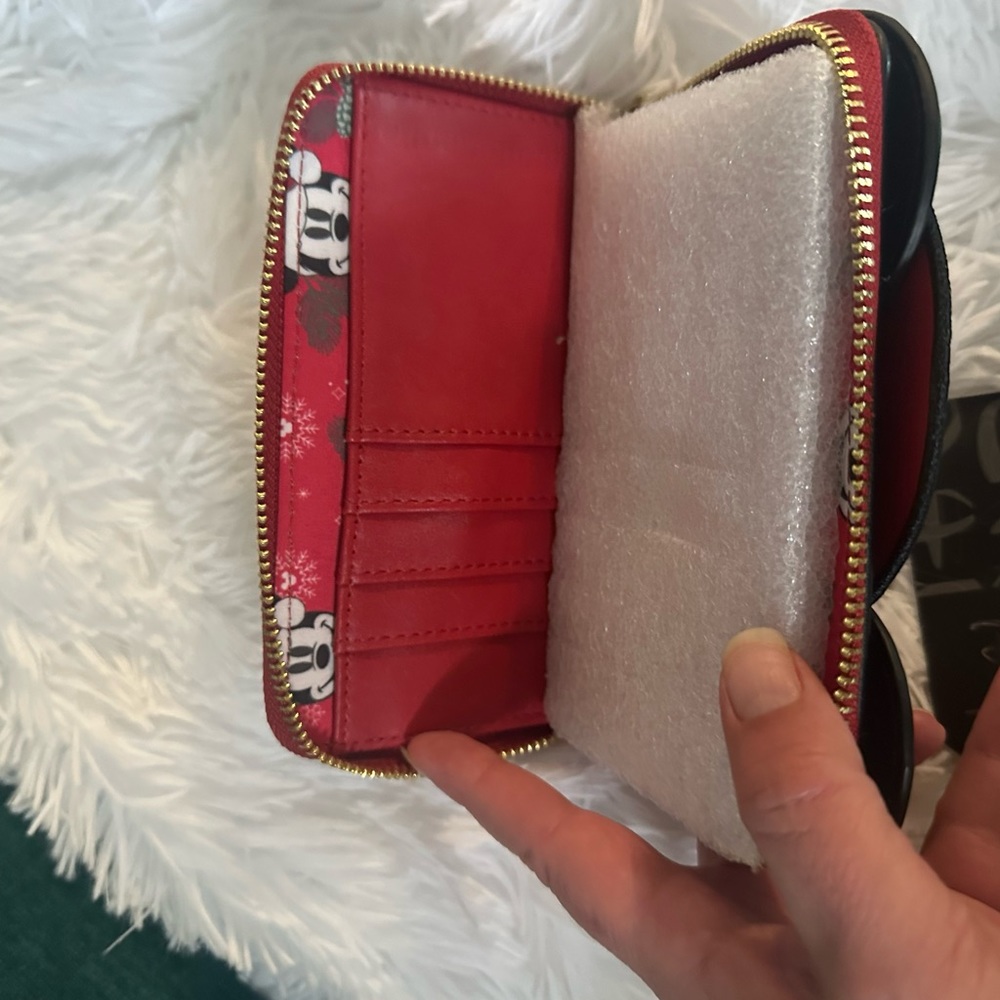 🌲Loungefly Disney Mickey Mouse Christmas Santa Wallet & Backpack🌲 - Picture 7 of 12